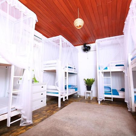 Bluefin Adventure And Deep Sea Fishing Hostel Hikkaduwa Buitenkant foto