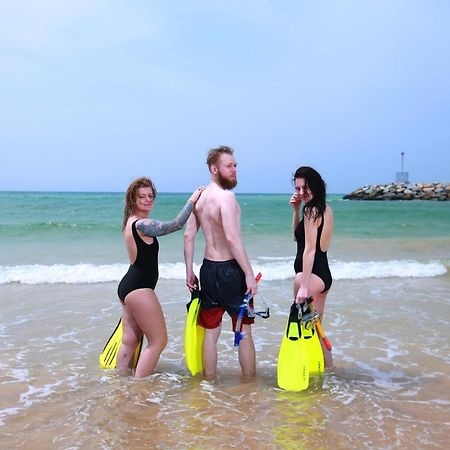 Bluefin Adventure And Deep Sea Fishing Hostel Hikkaduwa Buitenkant foto