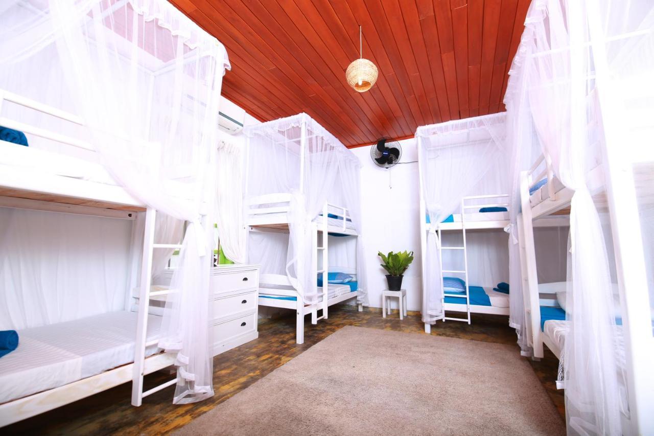 Bluefin Adventure And Deep Sea Fishing Hostel Hikkaduwa Buitenkant foto